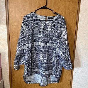 Lane Bryant Navy & White Geometric Tunic Top